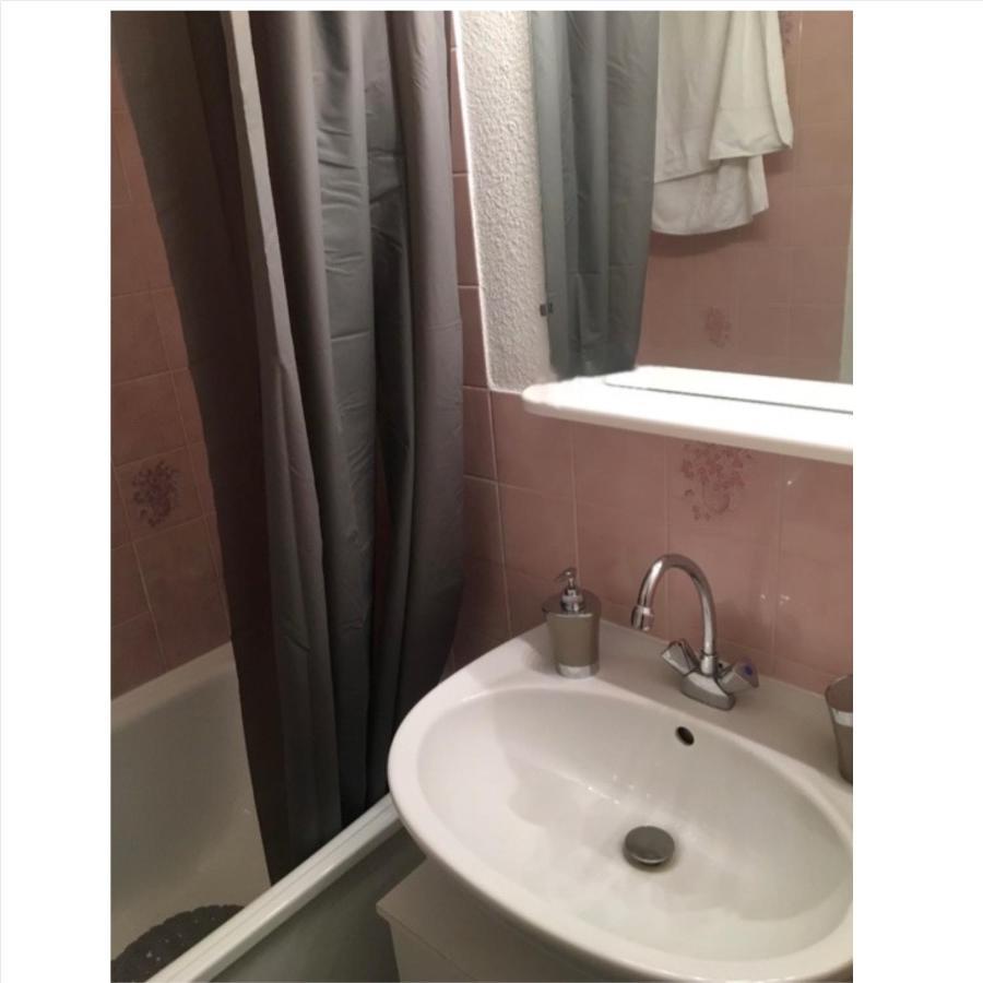 Bel Appartement En Residence レ・コンタミンヌ・モンジョワ エクステリア 写真